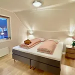Sandersstua 2, Luxury Family With Private Whirlpool In Stamsund * Vestvagoy