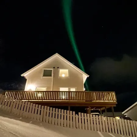 بيت للعطل Sandersstua 2, Luxury Family With Private Whirlpool In Stamsund *