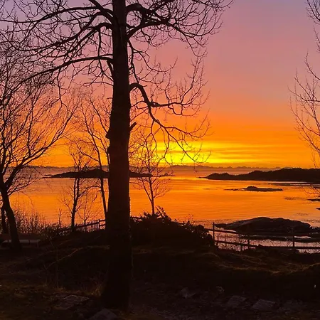 Holiday home Sandersstua 2, Luxury Family With Private Whirlpool In Stamsund