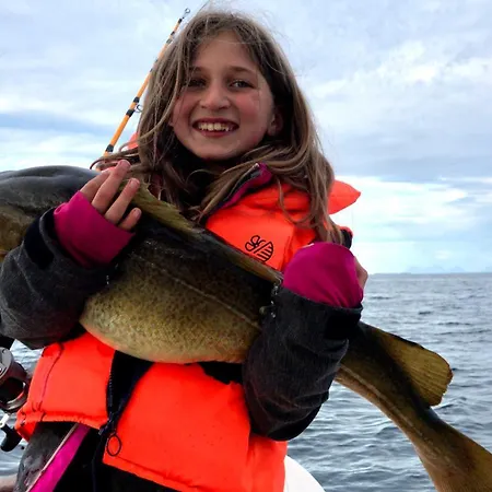 Sandersstua 2, Luxury Family With Private Whirlpool In Stamsund بيت للعطل *