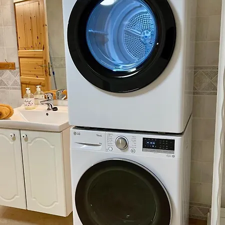 Sandersstua 2, Luxury Family With Private Whirlpool In Stamsund Holiday home
