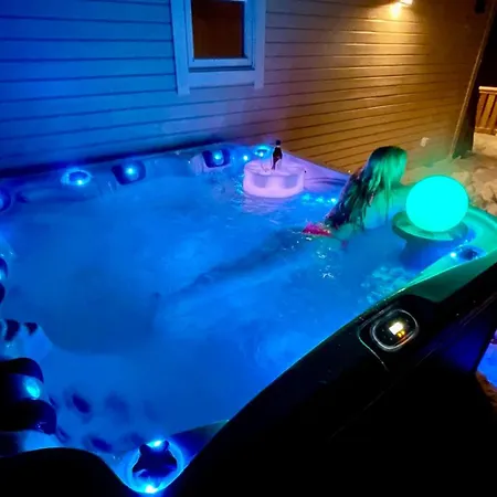 Sandersstua 2, Luxury Family With Private Whirlpool In Stamsund Nyaraló