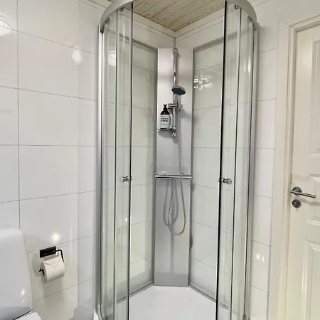 Sandersstua 2, Luxury Family With Private Whirlpool In Stamsund Holiday home *