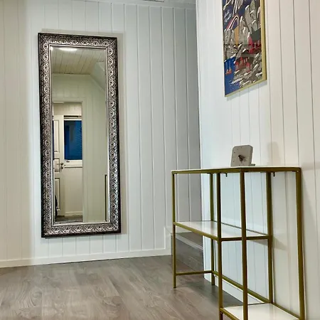 Nyaraló Sandersstua 2, Luxury Family With Private Whirlpool In Stamsund *