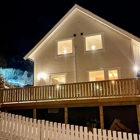 Sandersstua 2, Luxury Family With Private Whirlpool In Stamsund * Vestvagoy