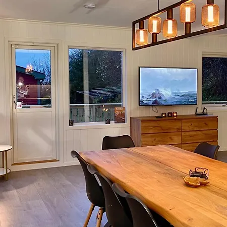 Sandersstua 2, Luxury Family With Private Whirlpool In Stamsund