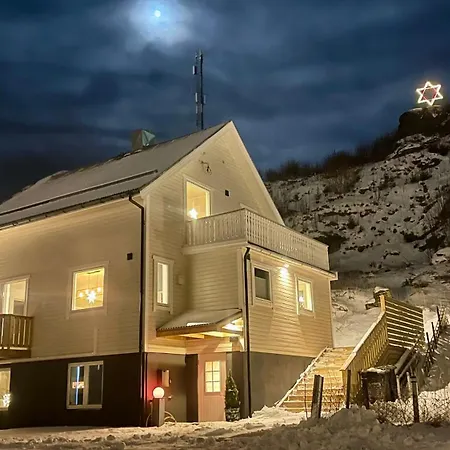 Hébergement de vacances Sandersstua 2, Luxury Family With Private Whirlpool In Stamsund
