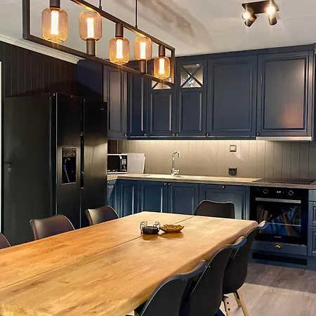 Sandersstua 2, Luxury Family With Private Whirlpool In Stamsund *