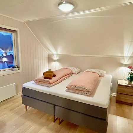 Sandersstua 2, Luxury Family With Private Whirlpool In Stamsund * Vestvagoy