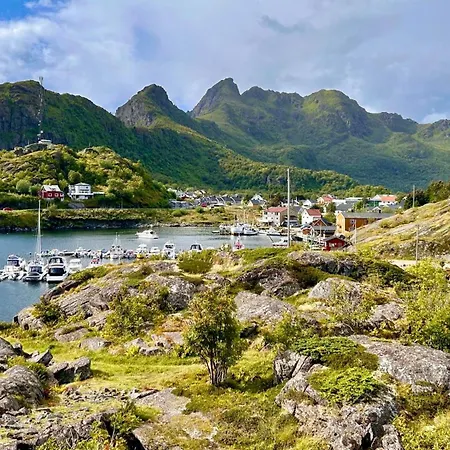 Sandersstua 2, Luxury Family With Private Whirlpool In Stamsund Dom wakacyjny