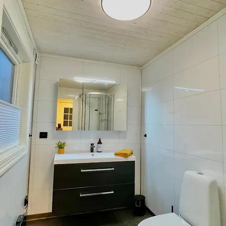 Sandersstua 2, Luxury Family With Private Whirlpool In Stamsund بيت للعطل