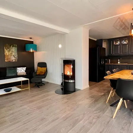 بيت للعطل Sandersstua 2, Luxury Family With Private Whirlpool In Stamsund