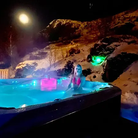 Sandersstua 2, Luxury Family With Private Whirlpool In Stamsund Vestvagoy