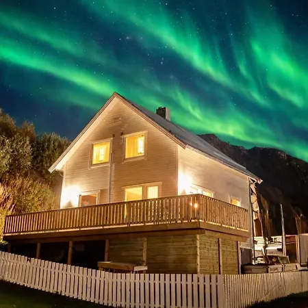 Sandersstua 2, Luxury Family With Private Whirlpool In Stamsund Nyaraló *