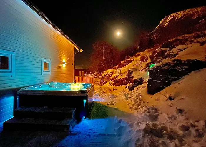 Дом отдыха Sandersstua 2, Luxury Family With Private Whirlpool In Stamsund Vestvagoy
