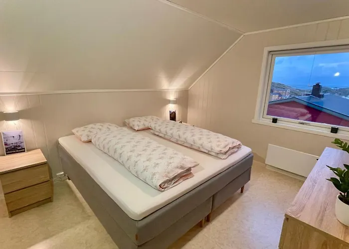 Holiday home Sandersstua 2, Luxury Family With Private Whirlpool In Stamsund
