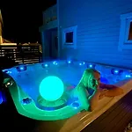 別荘 Sandersstua 2, Luxury Family With Private Whirlpool In Stamsund Vestvagoy