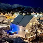 Sandersstua 2, Luxury Family With Private Whirlpool In Stamsund 別荘