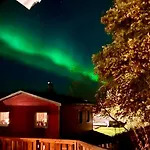 Sandersstua 2, Luxury Family With Private Whirlpool In Stamsund 別荘 Vestvagoy