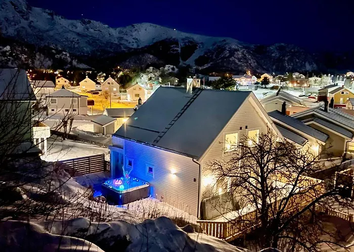Sandersstua 2, Luxury Family With Private Whirlpool In Stamsund Feriehus